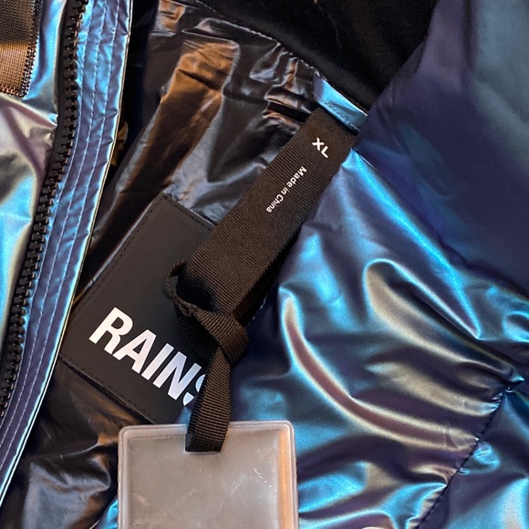 XL Rains Puffer Jacket (Laser) - Picture 2 of 4